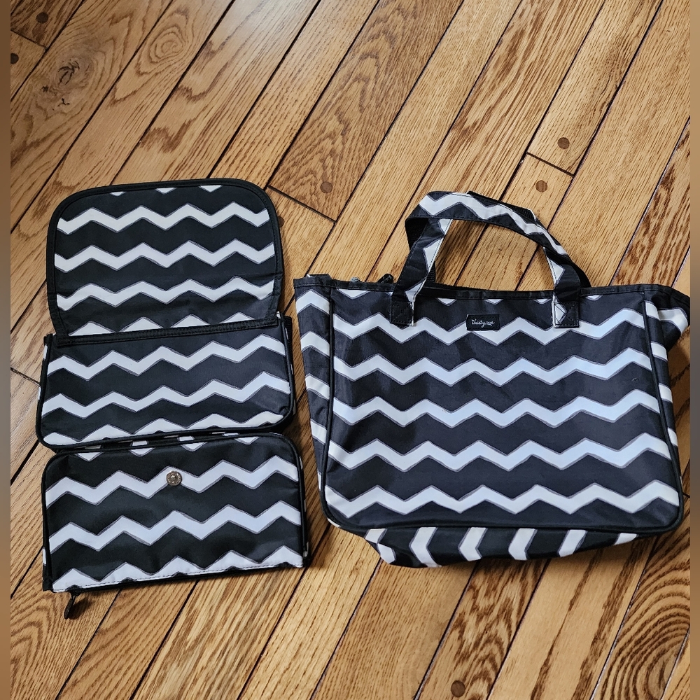 Thirty-one 2 in one bag Chevron Print